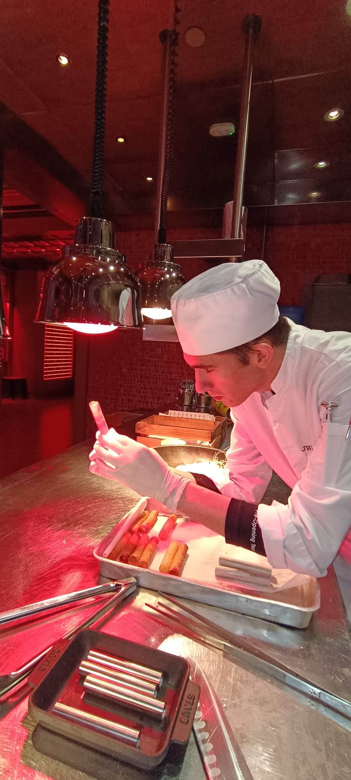 Aşpazlığa gedən yol videoçarxdan başladı – Peşə təhsili Orxanın həyatını necə dəyişdi?