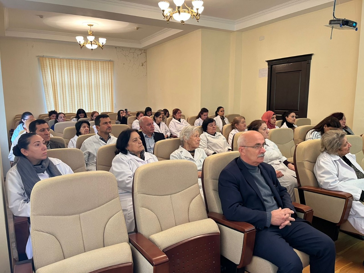 Aşqarlar Kimyası İnstitutu və ADNSU arasında elmi nailiyyətlərin beynəlxalq nüfuzunun gücləndirilməsinə dair görüş keçirilib