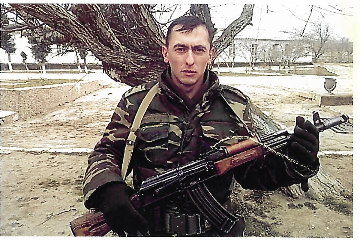 Atası və qardaşını müharibədə itirən "Şəhid yadigarı": "Təhsilimdən əl çəkmədim"