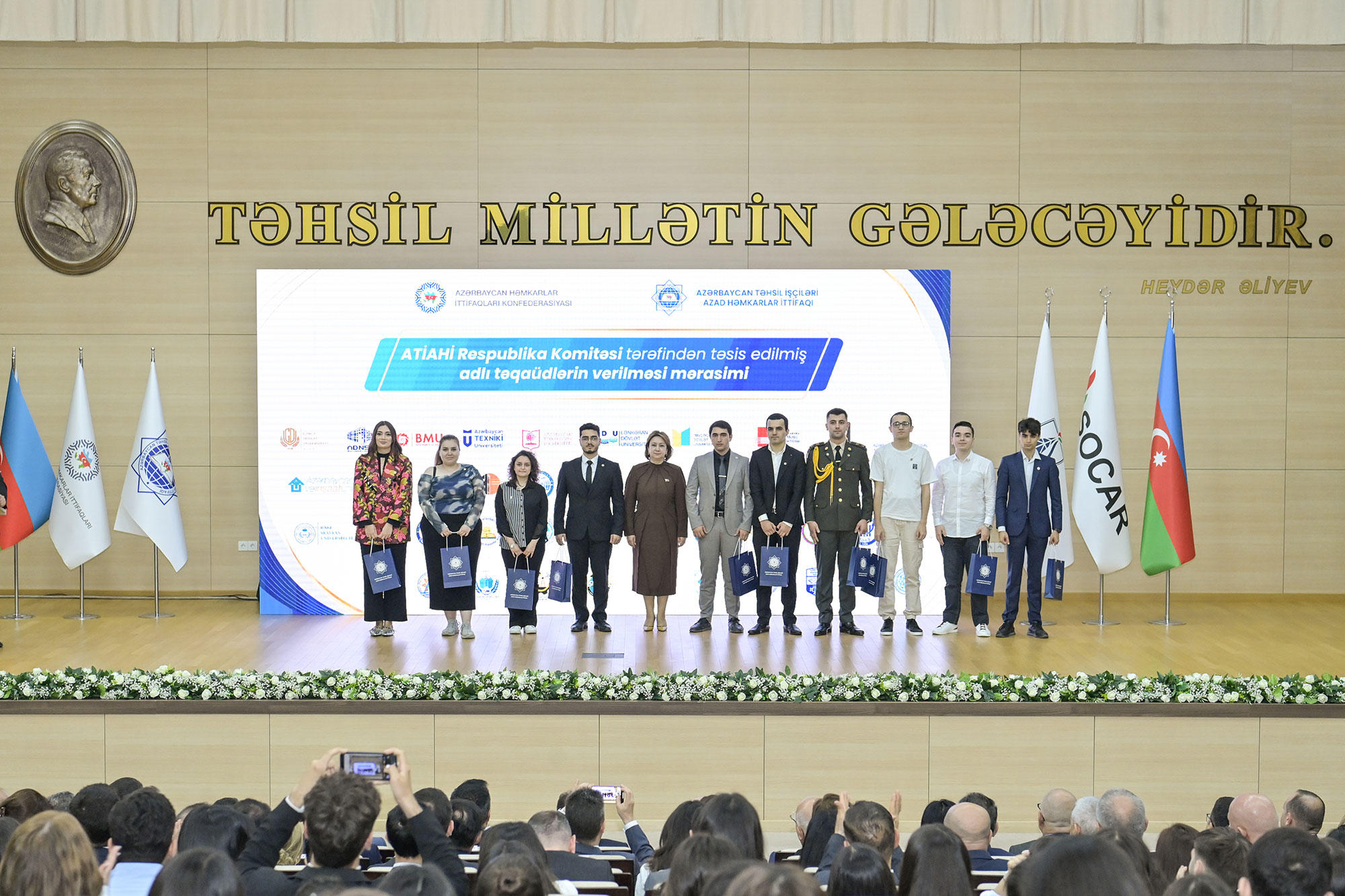 ATİAHİ 308 tələbəyə “Adlı təqaüd” verib