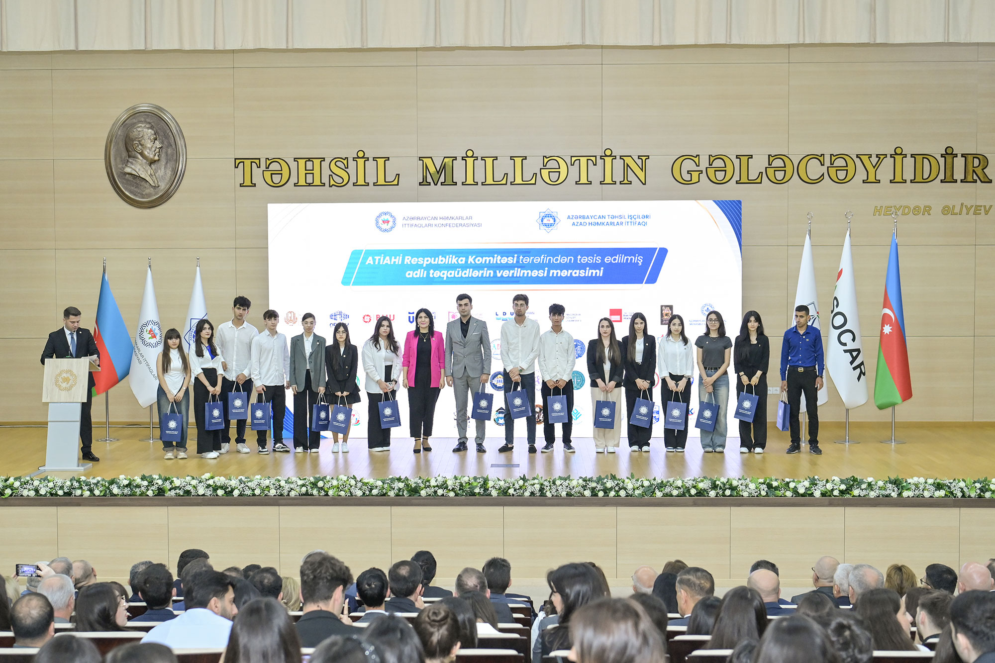 ATİAHİ 308 tələbəyə “Adlı təqaüd” verib