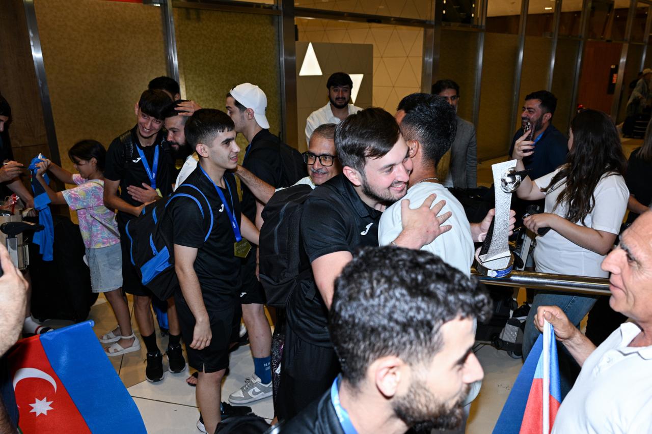 Avropa çempionu olan ASA-nın futzal komandası böyük coşqu ilə qarşılanıb