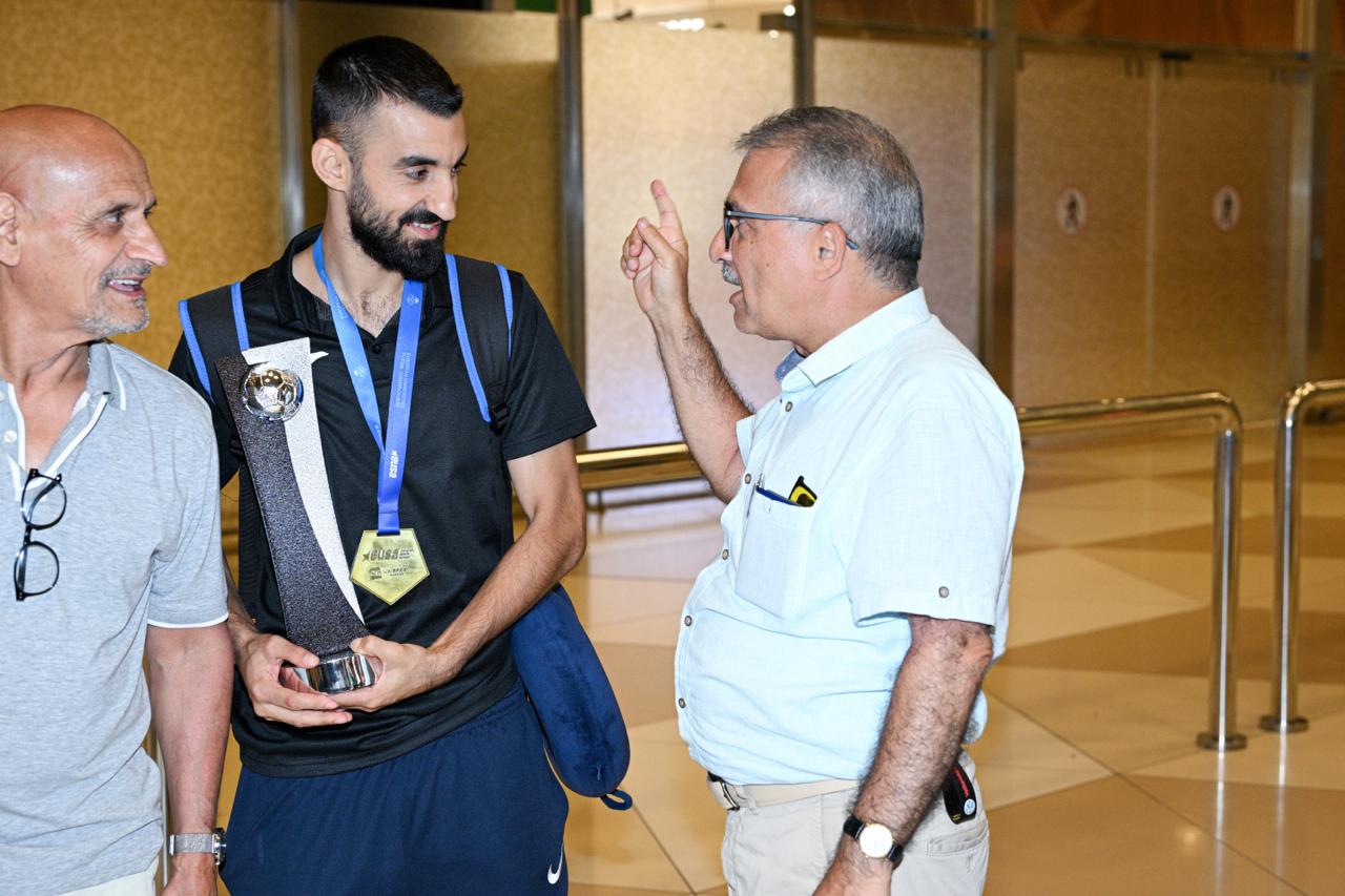 Avropa çempionu olan ASA-nın futzal komandası böyük coşqu ilə qarşılanıb