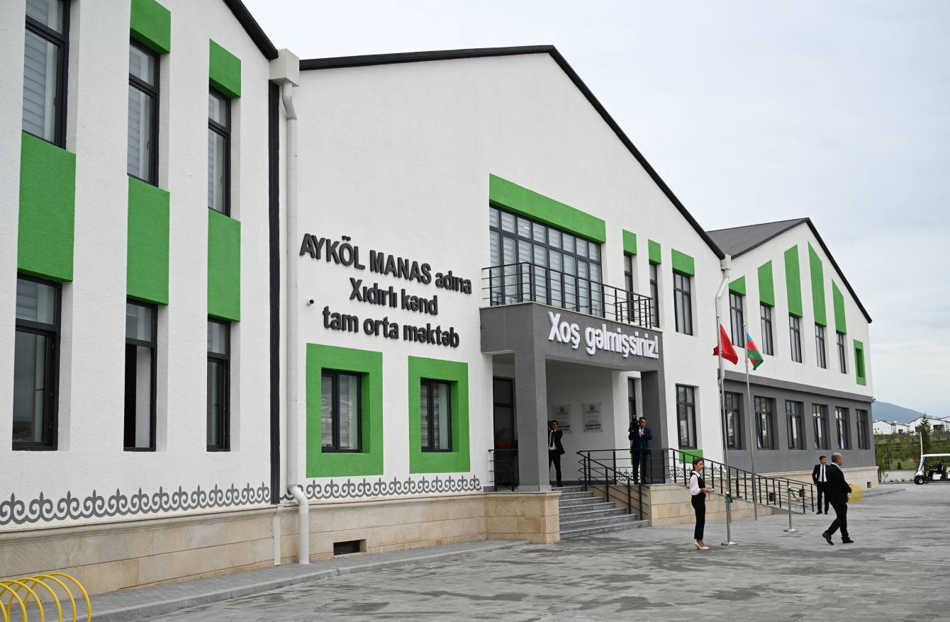 Ayköl Manas adına Xıdırlı kənd tam orta məktəbinin açılışı olub