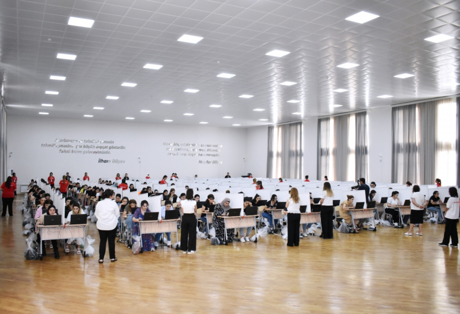 Azərbaycanda 56 mindən artıq müəllimin maaşı artırılıb 