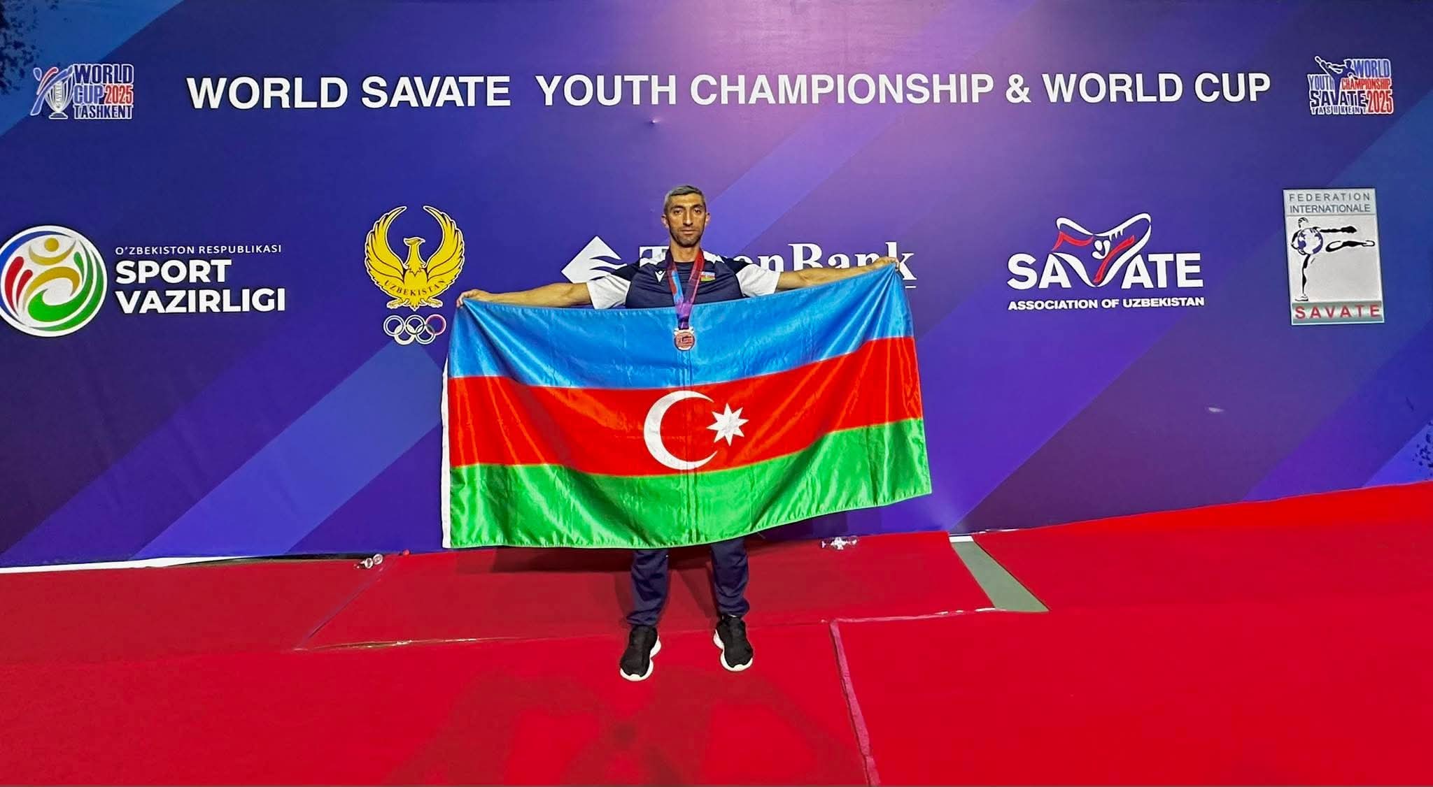 Azərbaycanın məşqçi-müəllimi Dünya Kubokunda bürünc medal aldı 