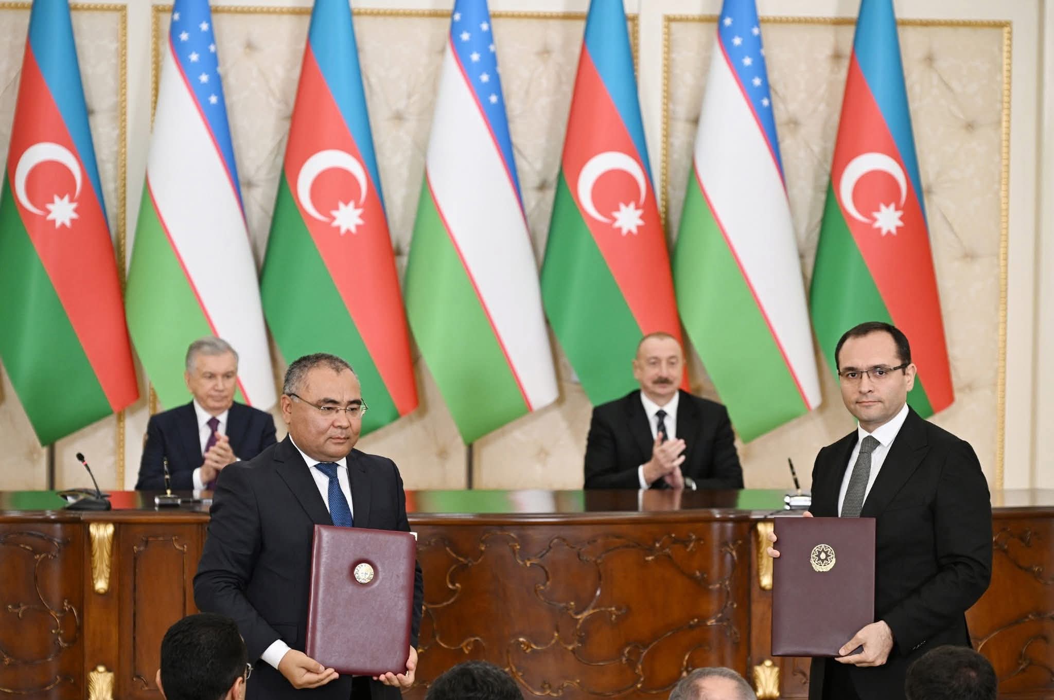 Azərbaycanla Özbəkistan arasında imzalanmış sənədlər mübadilə edilib