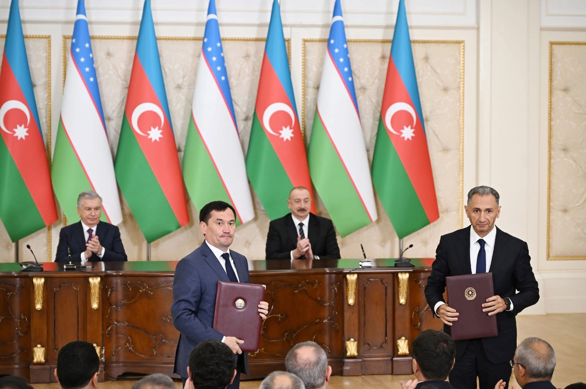 Azərbaycanla Özbəkistan arasında imzalanmış sənədlər mübadilə edilib