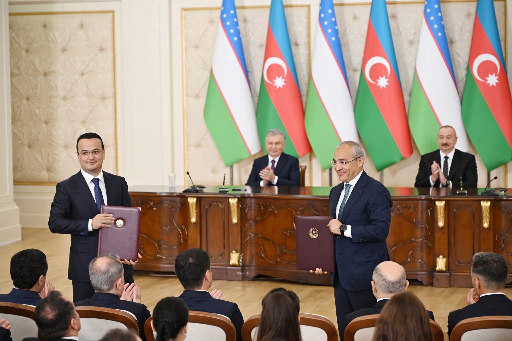 Azərbaycanla Özbəkistan arasında imzalanmış sənədlər mübadilə edilib