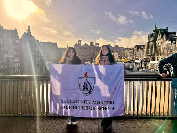 Azərbaycanlı tələbələr layihələrini Niderlandda təqdim ediblər