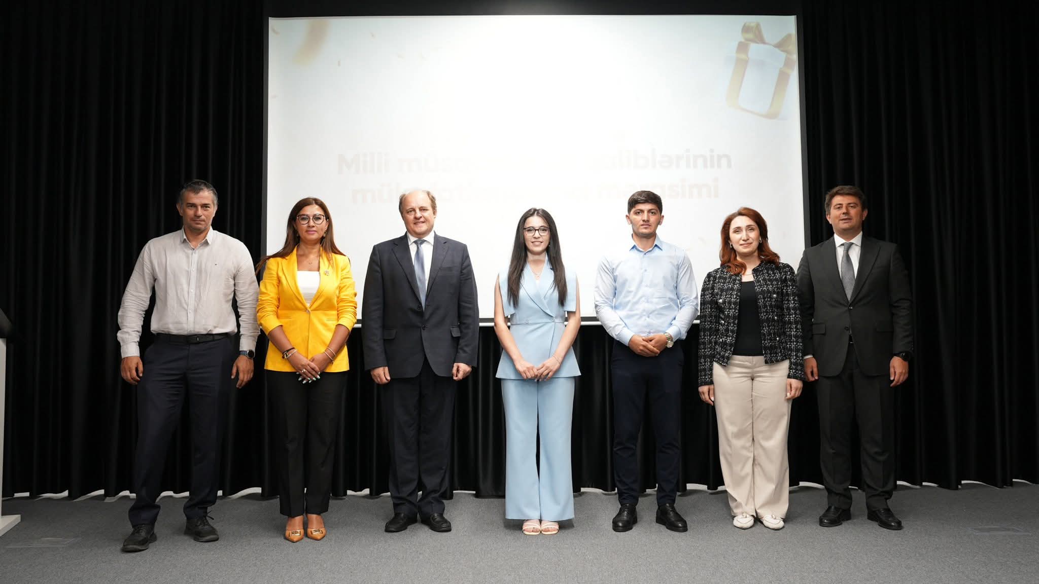 #AzərbaycanMüəllimləri müsabiqəsinin qalibləri mükafatlandırılıb 