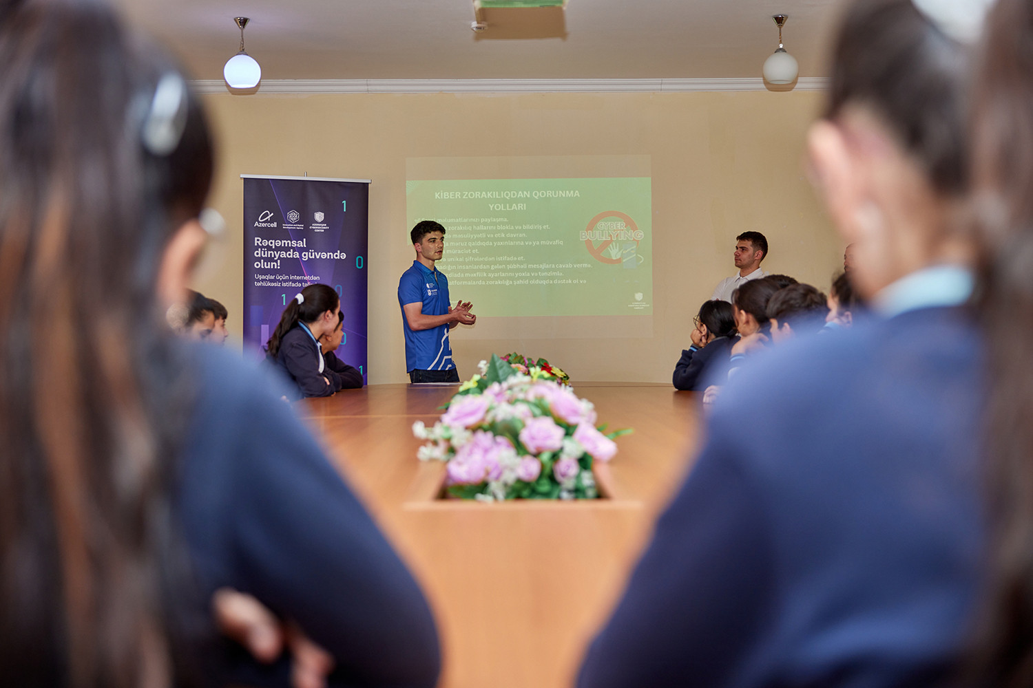 “Azercell” “Məktəblilər üçün Kibermaarifləndirmə Proqramı”na start verib