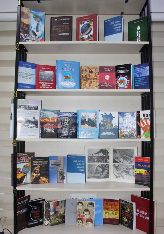 Azİİ e-Kitab Evində “20 Yanvar Ümumxalq Hüzn Günü” adlı kitab sərgisi təşkil olunub