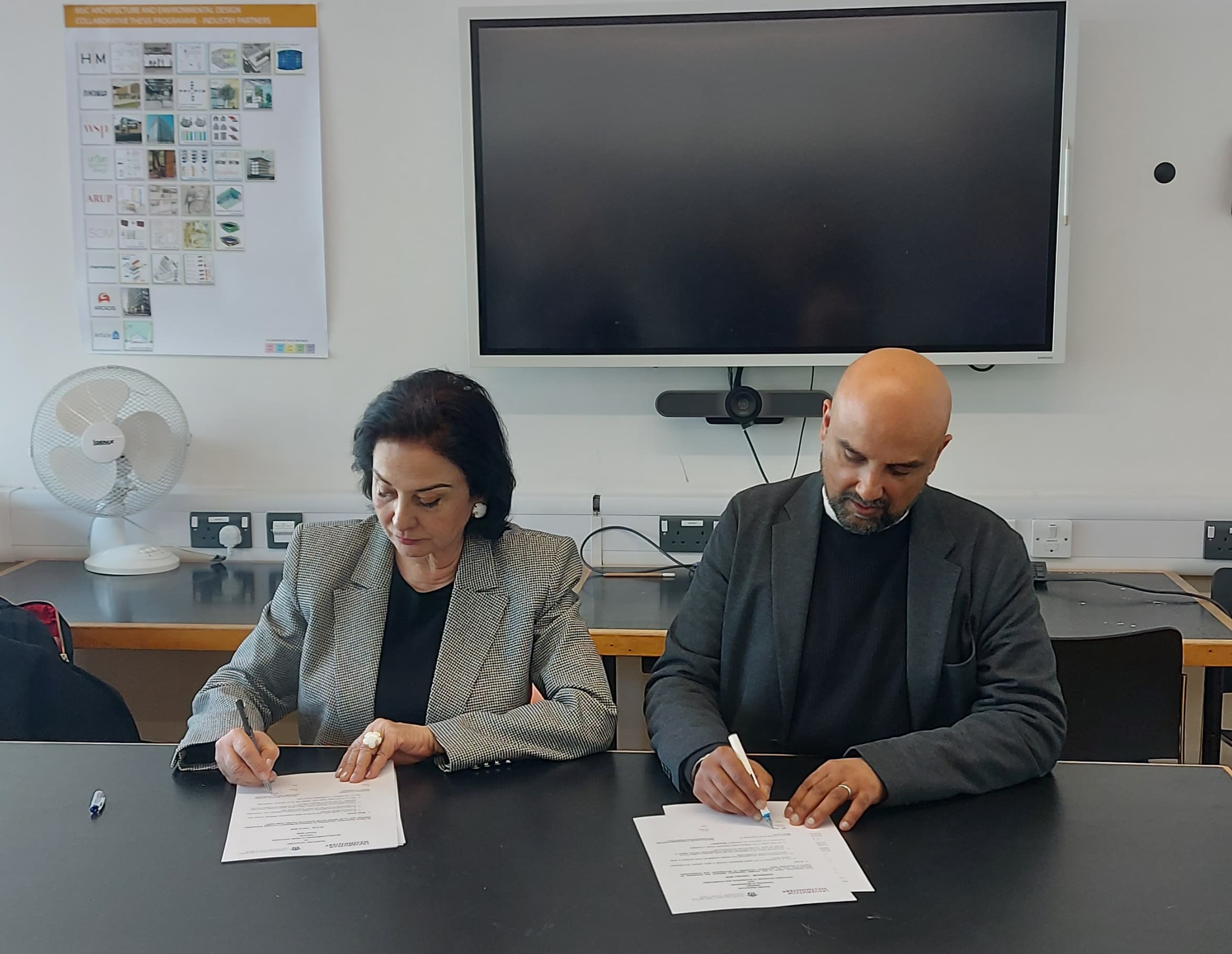 AzMİU Böyük Britaniya universiteti ilə 2 yeni ikili diplom müqaviləsi imzalayıb 