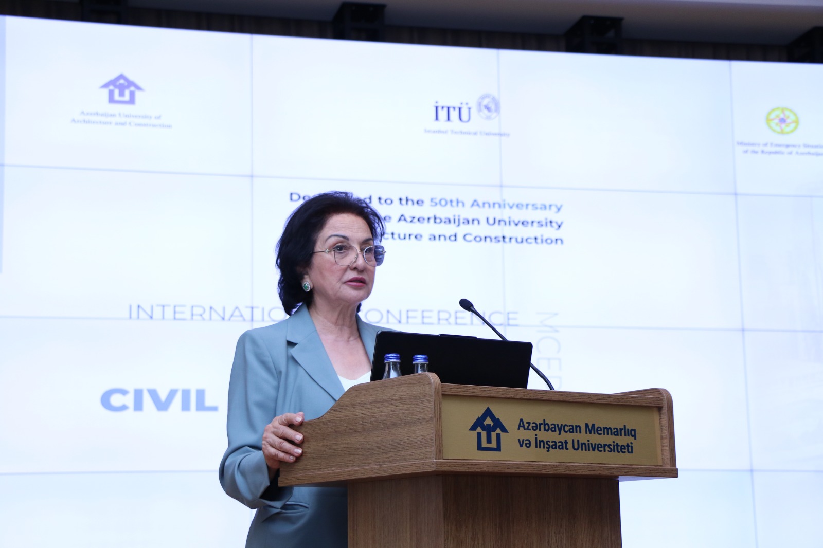 AzMİU-da dünya alimləri inşaatın müasir problemlərini müzakirə etdilər