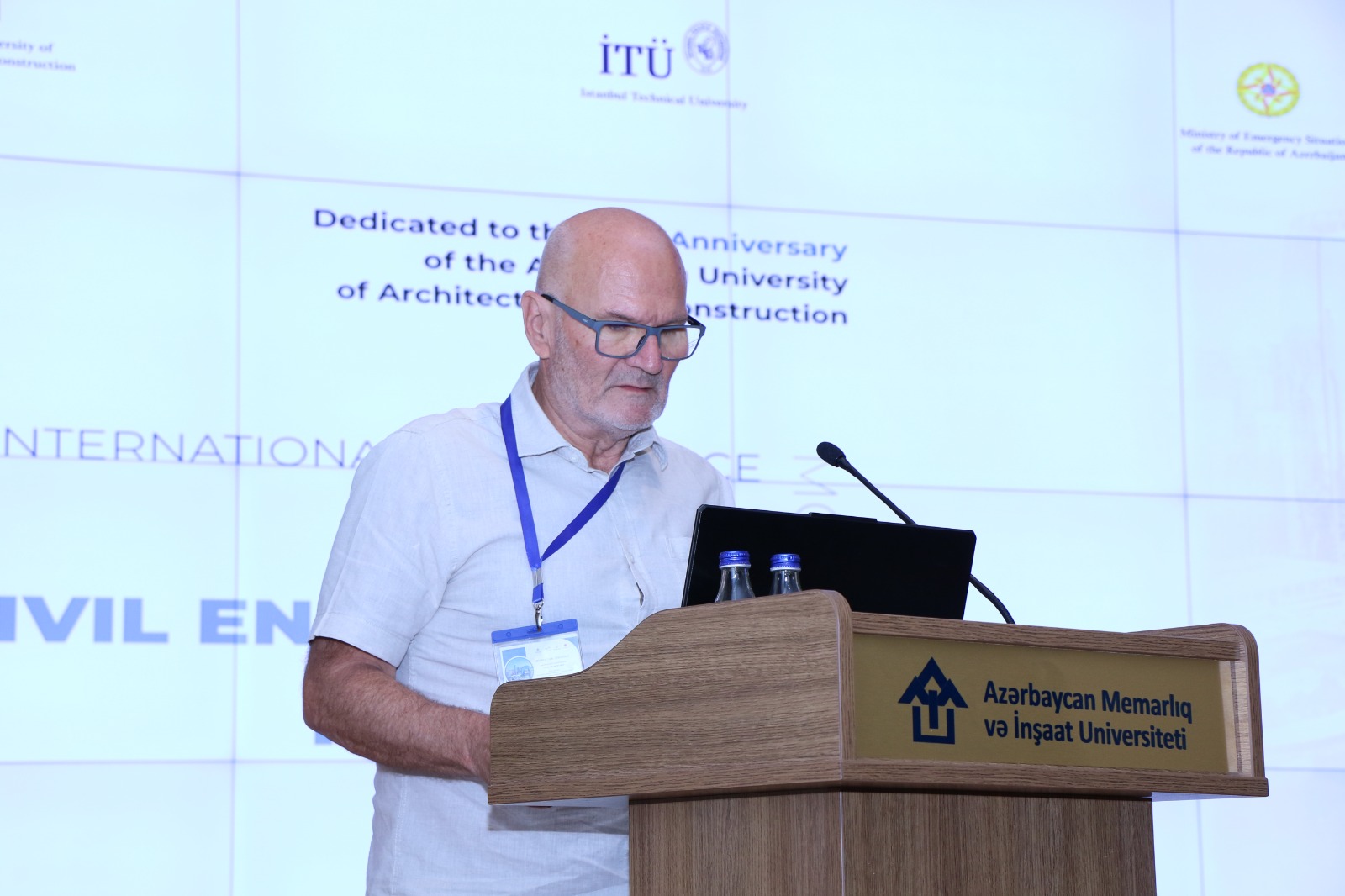 AzMİU-da dünya alimləri inşaatın müasir problemlərini müzakirə etdilər