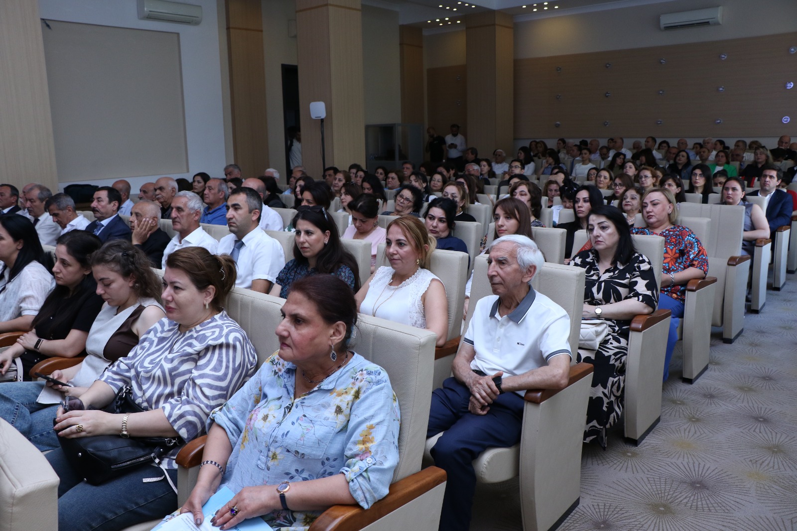 AzMİU-da dünya alimləri inşaatın müasir problemlərini müzakirə etdilər