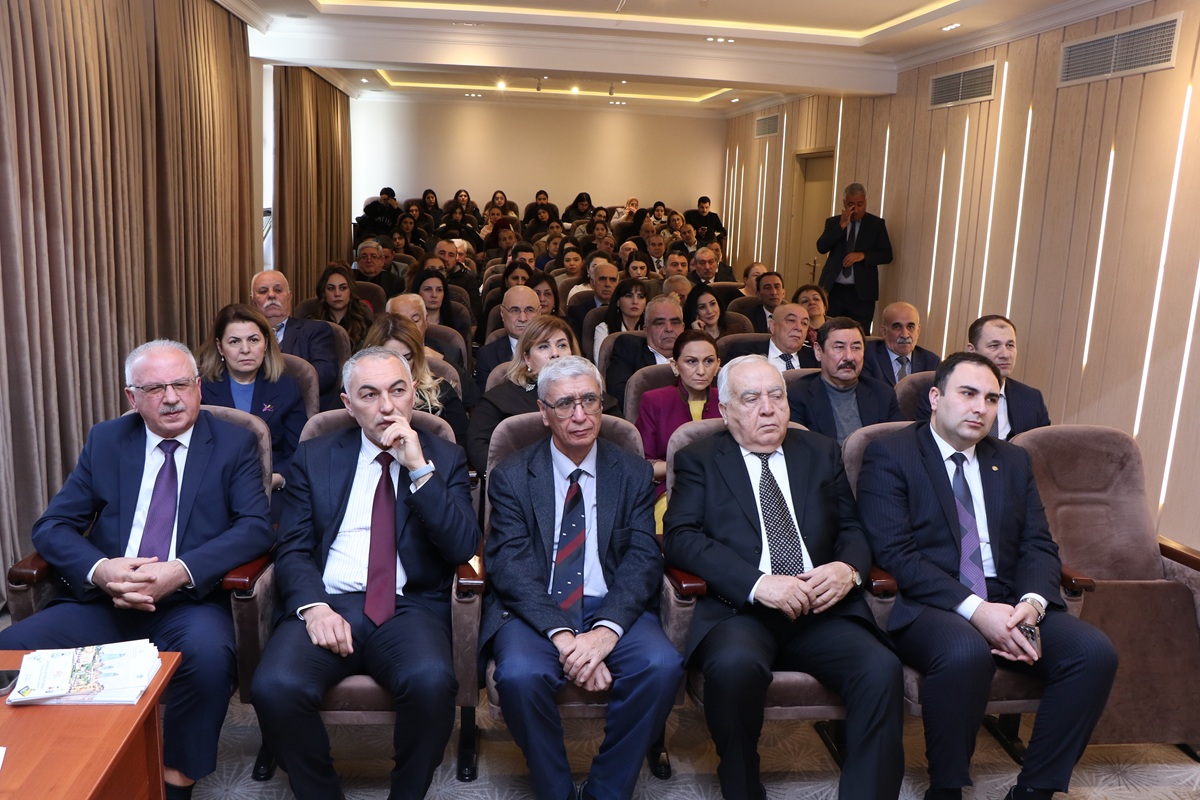 AzMİU-da geomatika elminin müasir problemləri müzakirə edilib