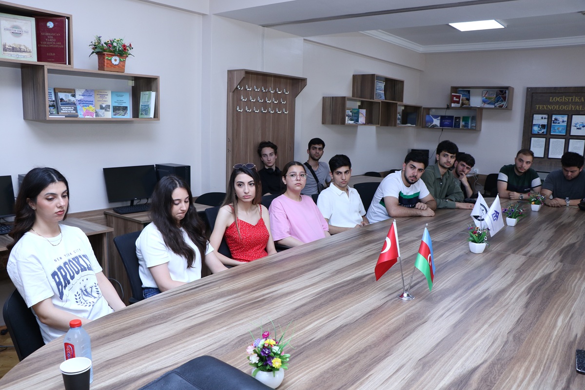 AzMİU-da “İnsan hüquqları aylığı” çərçivəsində görüş keçirilib