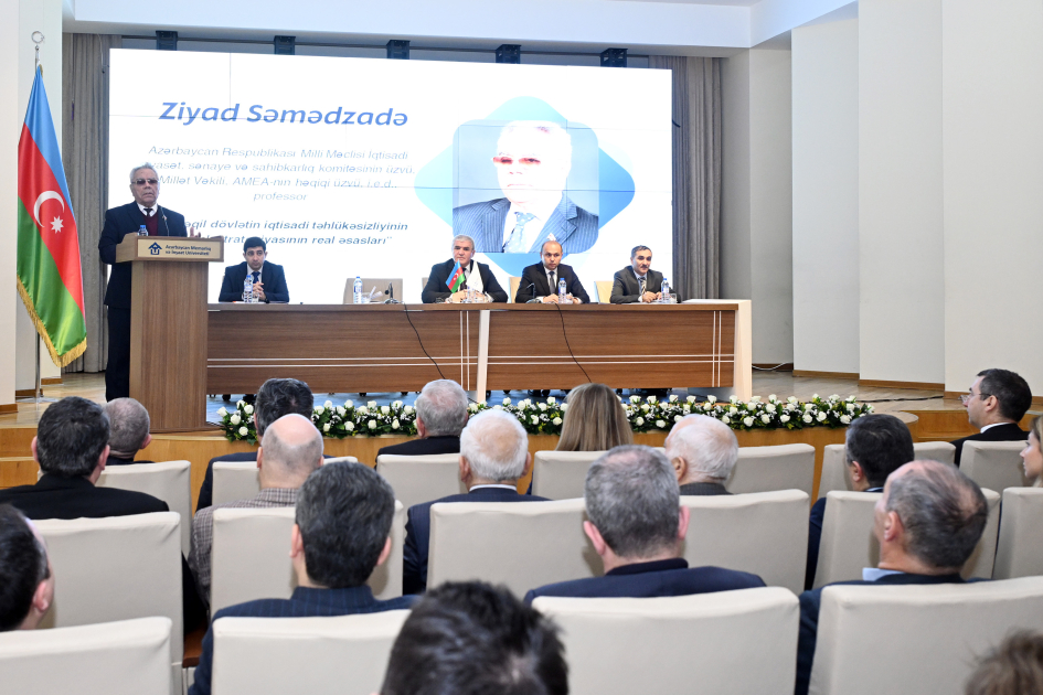 AzMİU-da iqtisadi təhlükəsizlik məsələsi müzakirə edilib 