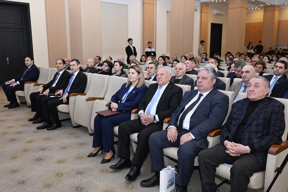 AzMİU-da iqtisadi təhlükəsizlik məsələsi müzakirə edilib