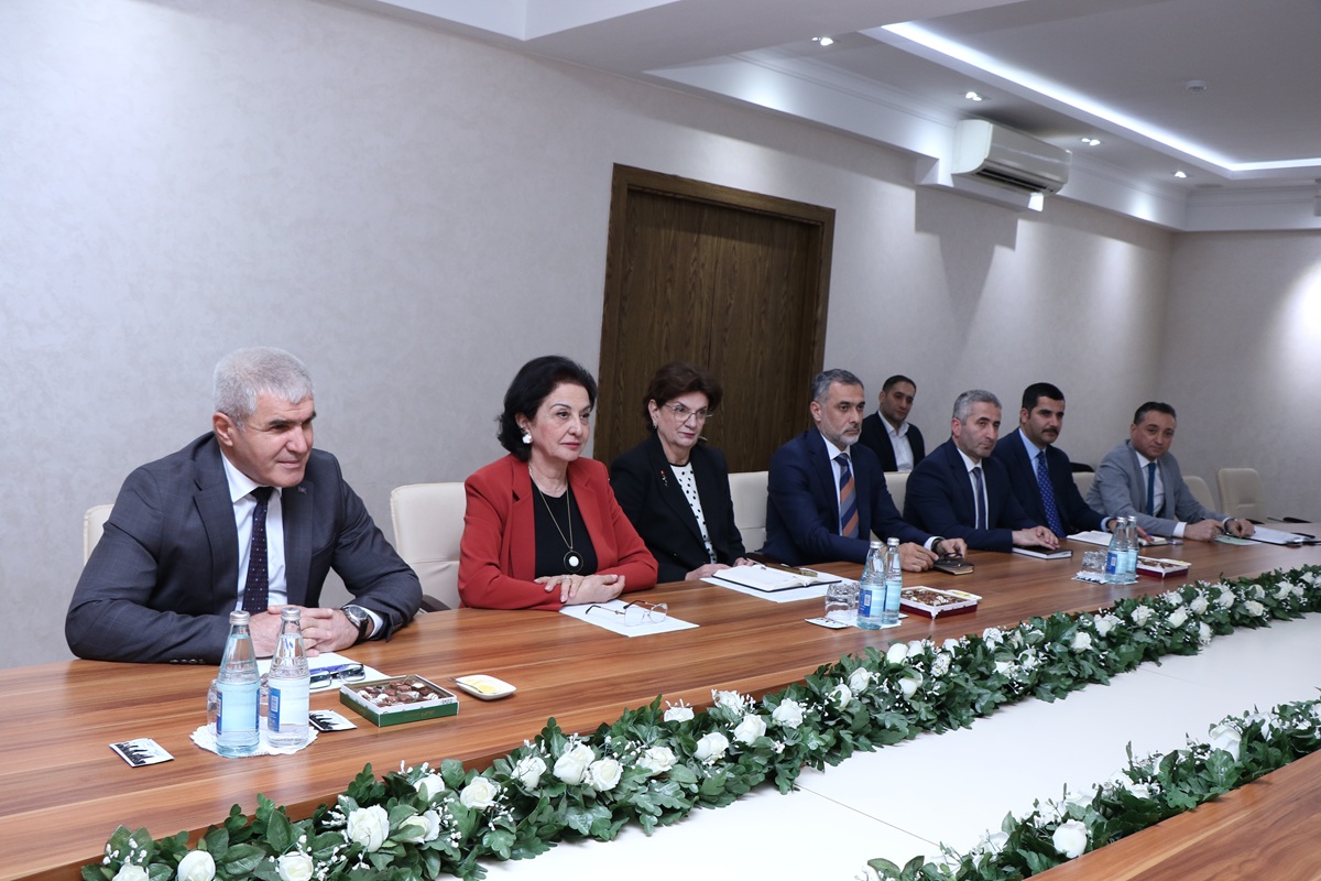 AzMİU-da İtaliyanın Azərbaycandakı səfiri ilə görüş keçirilib