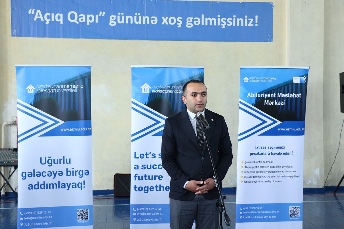 AzMİU-da məktəblilər üçün “Açıq qapı” günü keçirilib