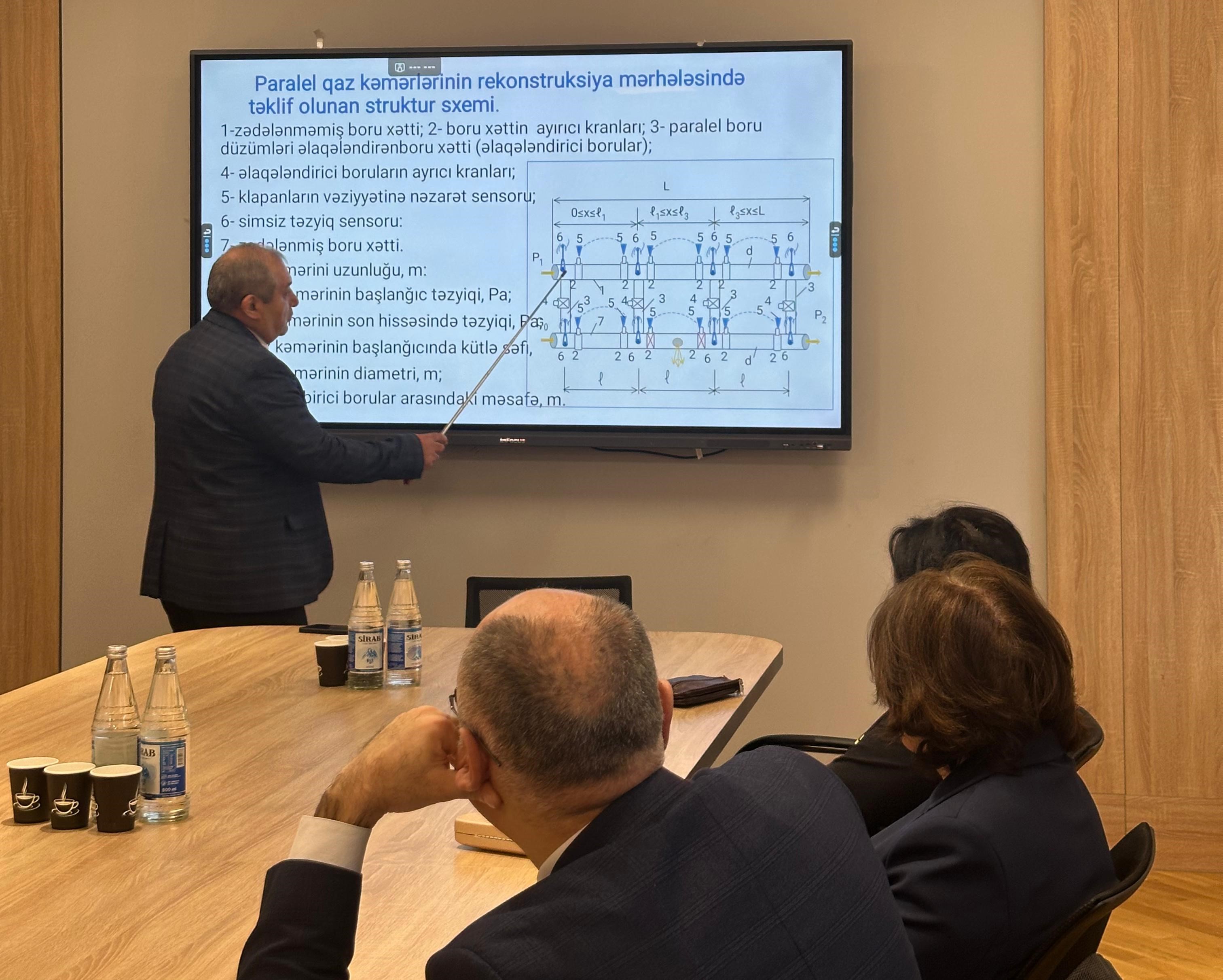 AzMİU-da paralel qaz kəmərlərinin idarəetmə proseslərinə nəzarət mövzusu müzakirə edilib 