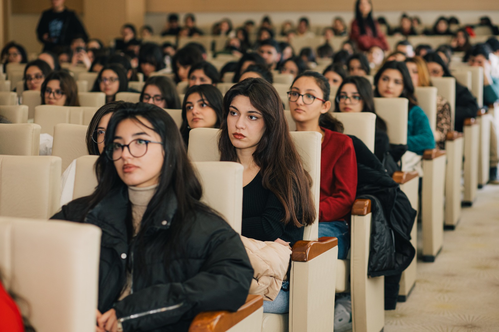 AzMİU-da qonaq olan dizaynerlər oyun yaradıcılığında süni intellekt üzərində işləyirlər
