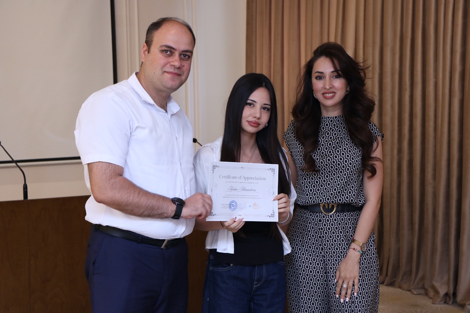 AzMİU-da tələbə könüllülər təltif olunub