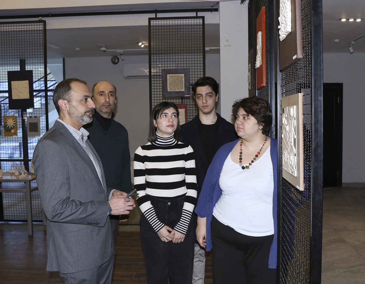 AzMİU-da tələbə memarların yaradıcılıq sərgisi açılıb