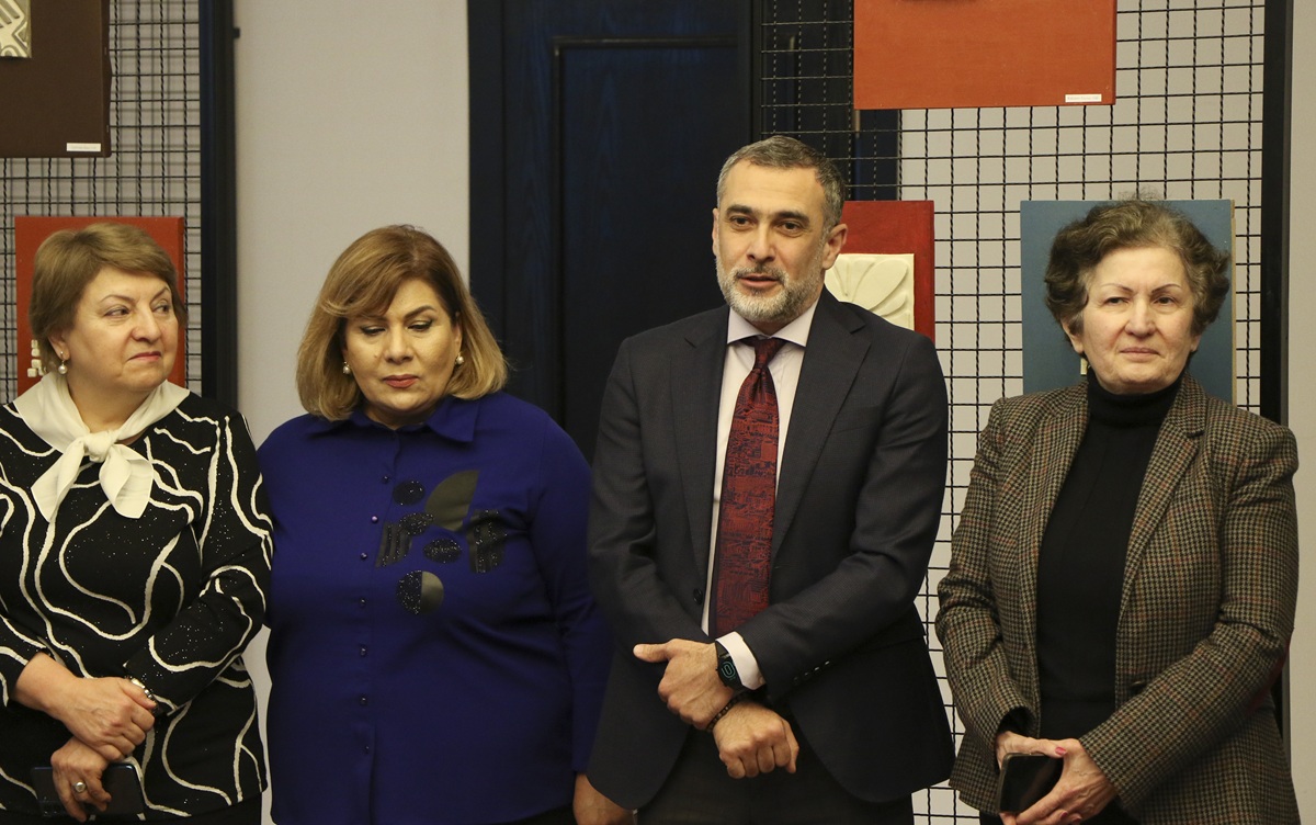 AzMİU-da tələbə memarların yaradıcılıq sərgisi açılıb