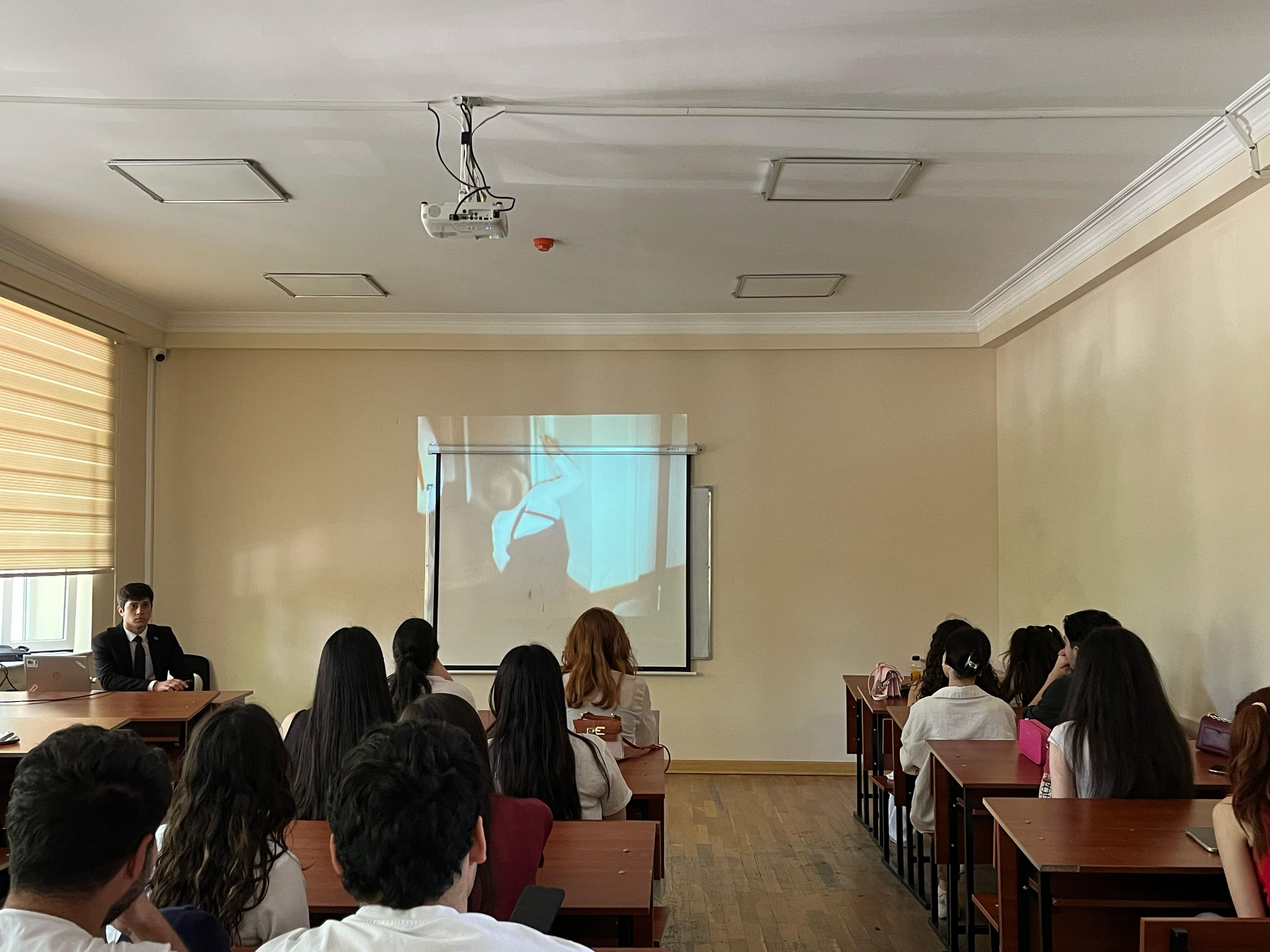 AzMİU-da tələbələr insan hüquqları barədə maarifləndiriliblər 