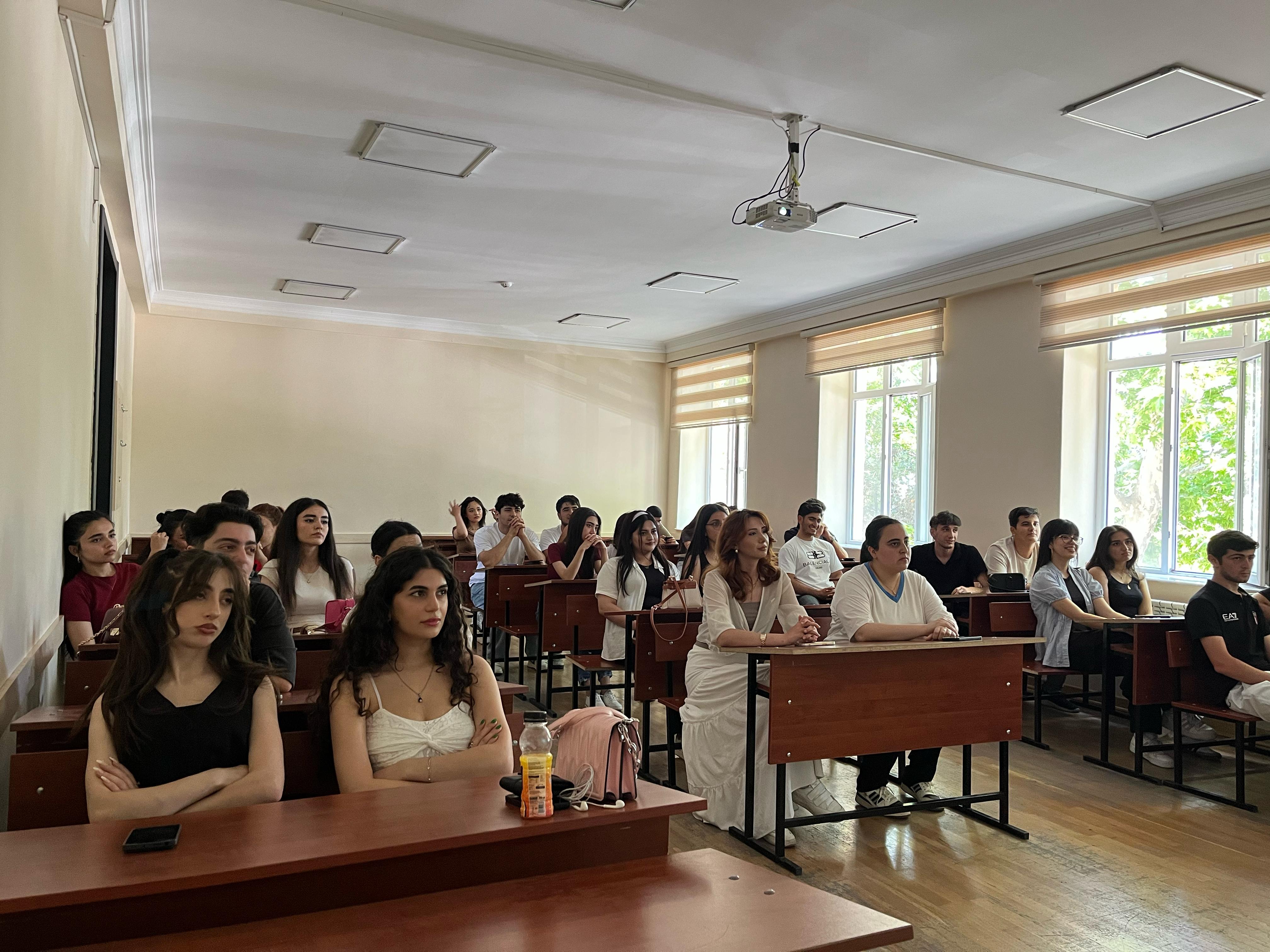 AzMİU-da tələbələr insan hüquqları barədə maarifləndiriliblər