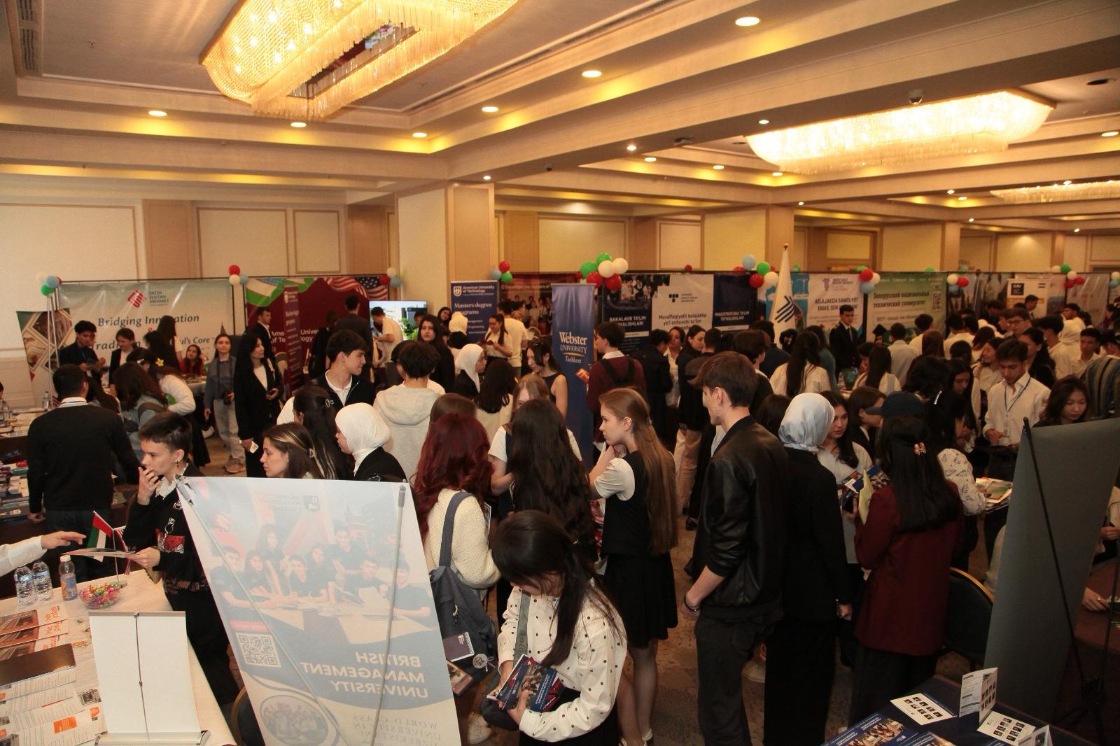 AzMİU əməkdaşları Özbəkistanda keçirilən beynəlxalq sərgidə iştirak ediblər