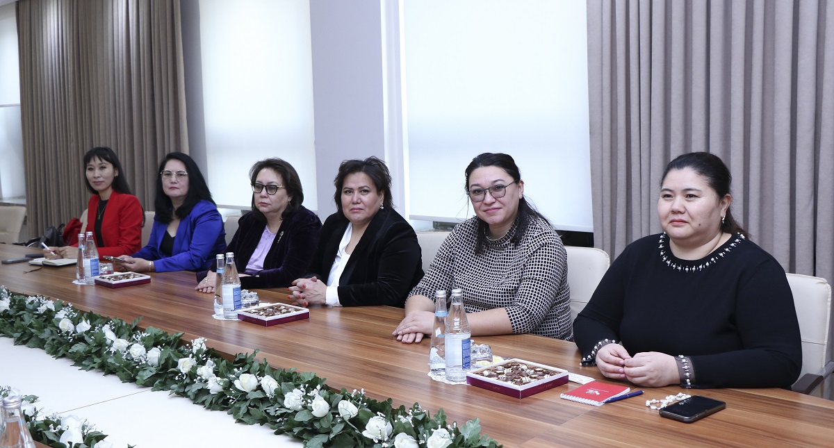 AzMİU Kunayev Universiteti ilə birgə layihələr həyata keçirəcək