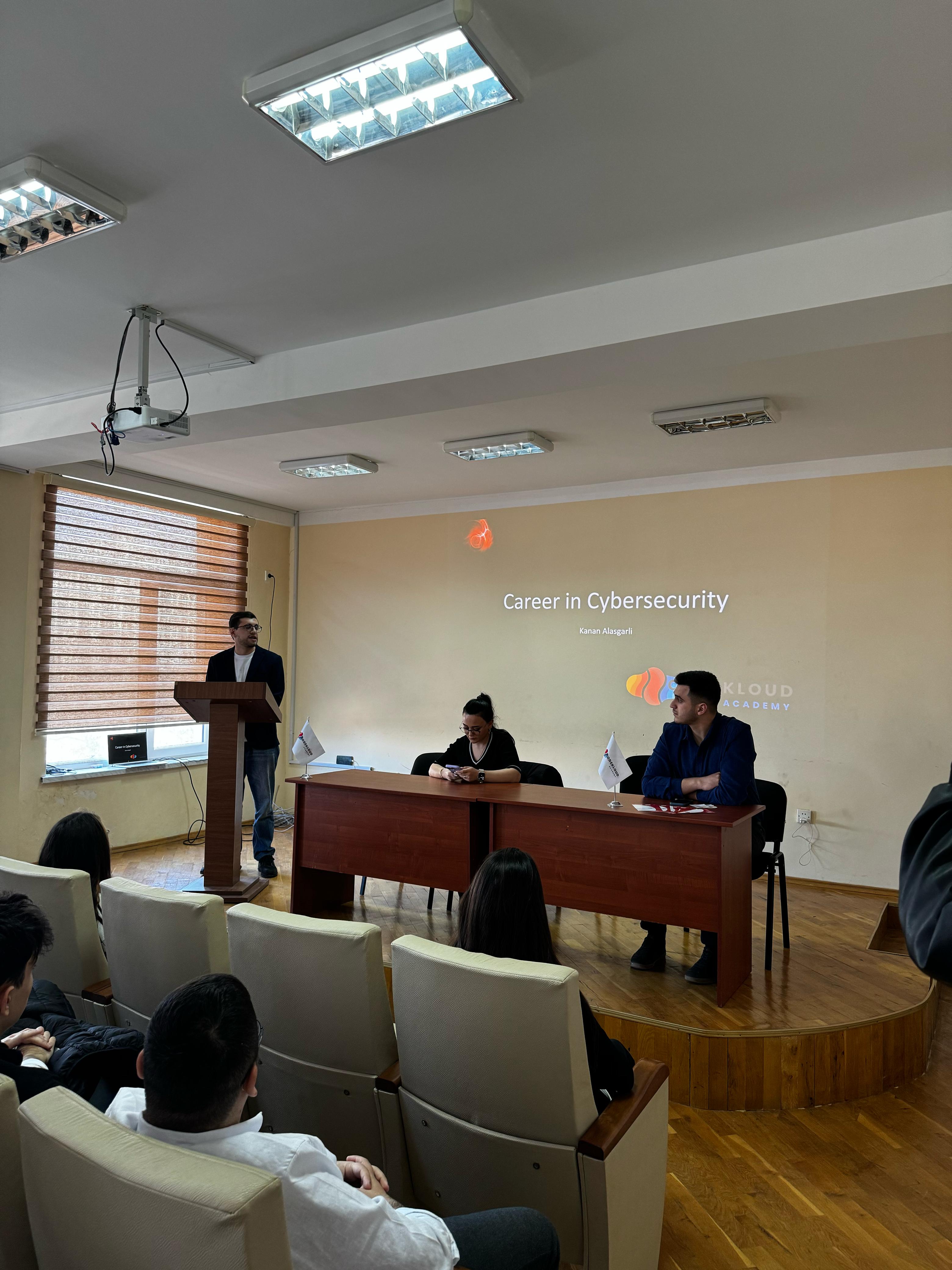 AzMİU-nun 50 illik yubileyi ərəfəsində növbəti seminar keçirilib