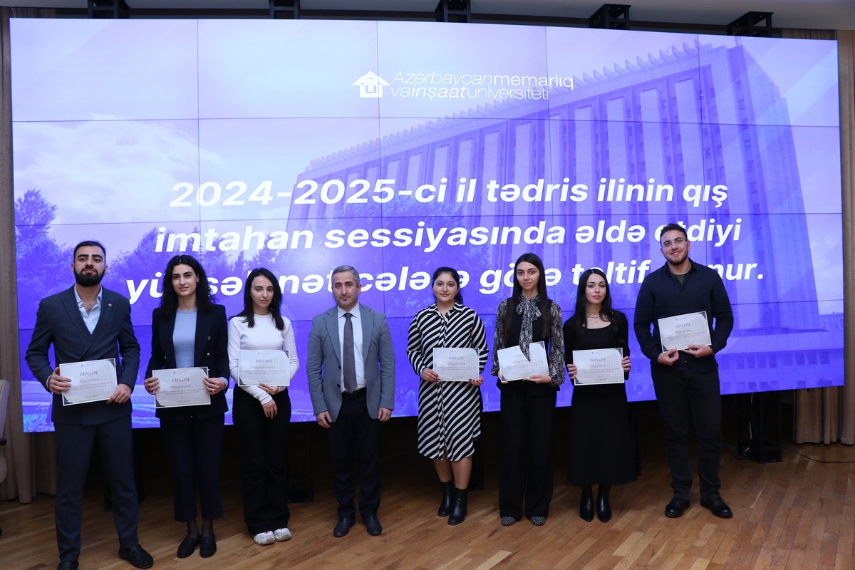 AzMİU-nun rektoru yüksək nəticə göstərən tələbələrlə görüşüb