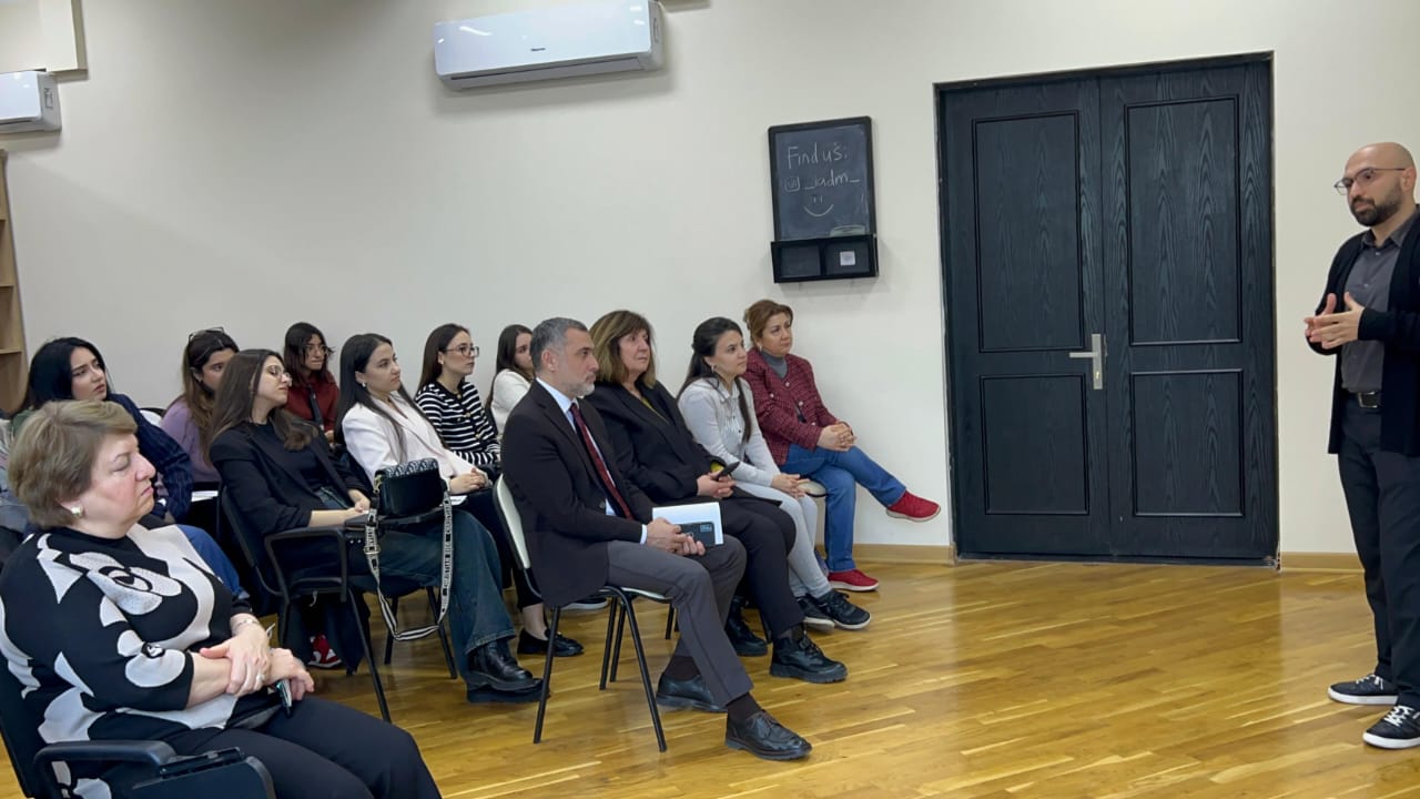 AzMİU tələbələri xaricdə təhsil və karyera imkanları barədə məlumatlandırılıb 