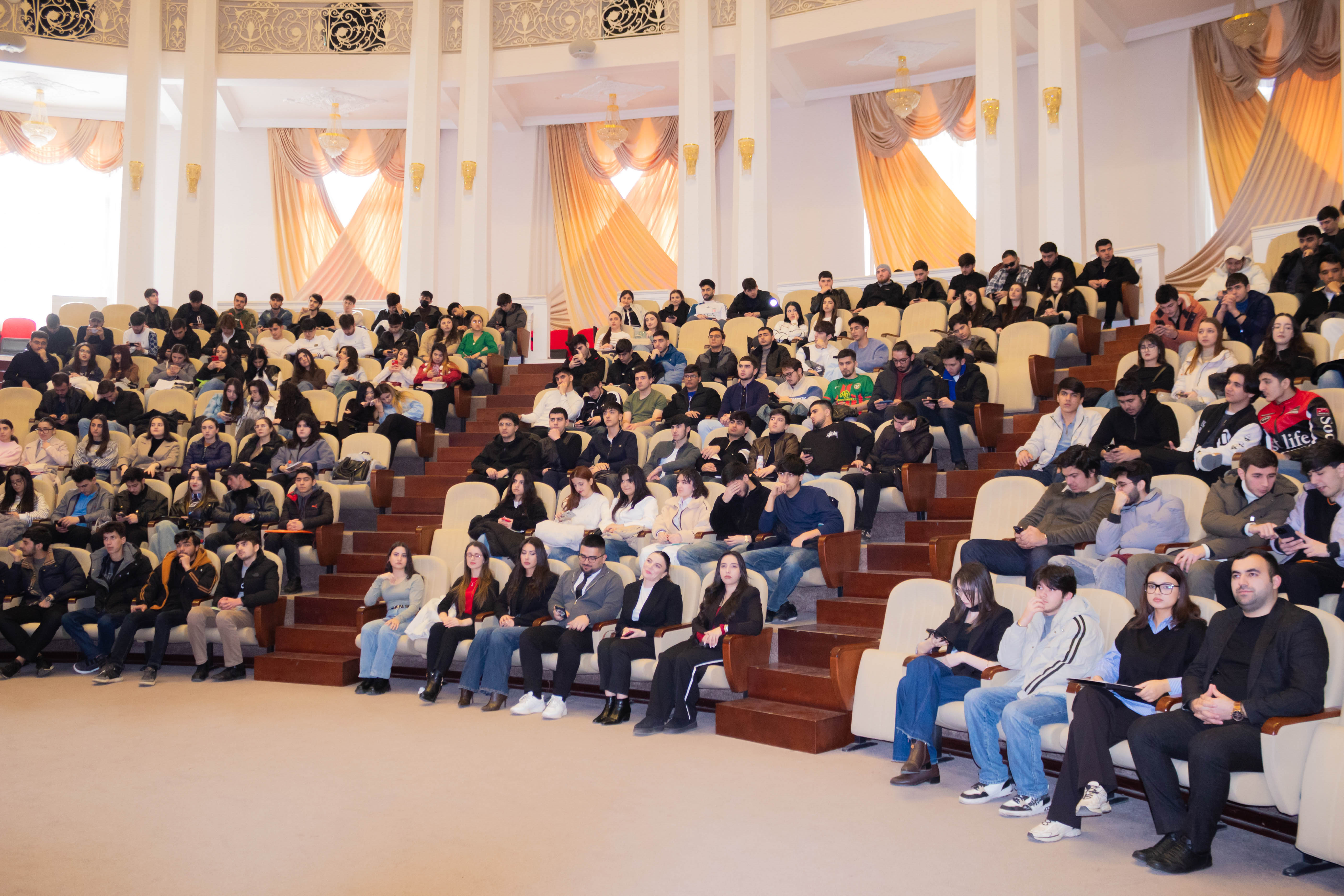 AzTU-da “TələbəPlus” kartı ilə bağlı infosessiya keçirilib 