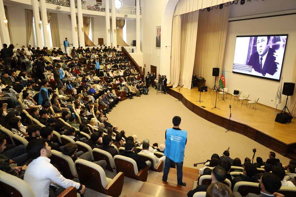 AzTU-da Xalq şairi Nəbi Xəzrinin yubileyi qeyd olunub