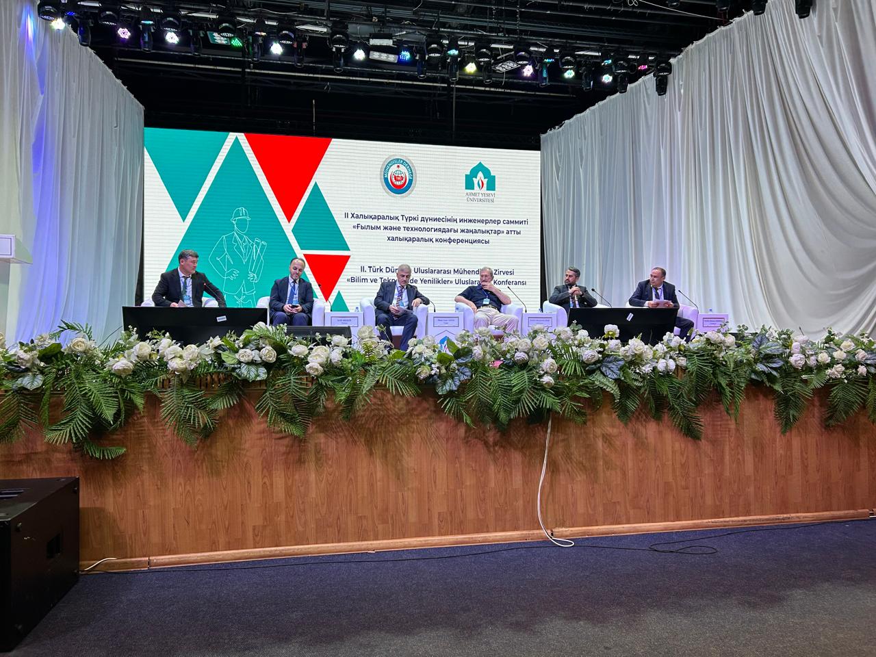 AzTU əməkdaşları “II Türk Dünyası Uluslararası Mühəndislik Zirvəsi”ndə iştirak ediblər