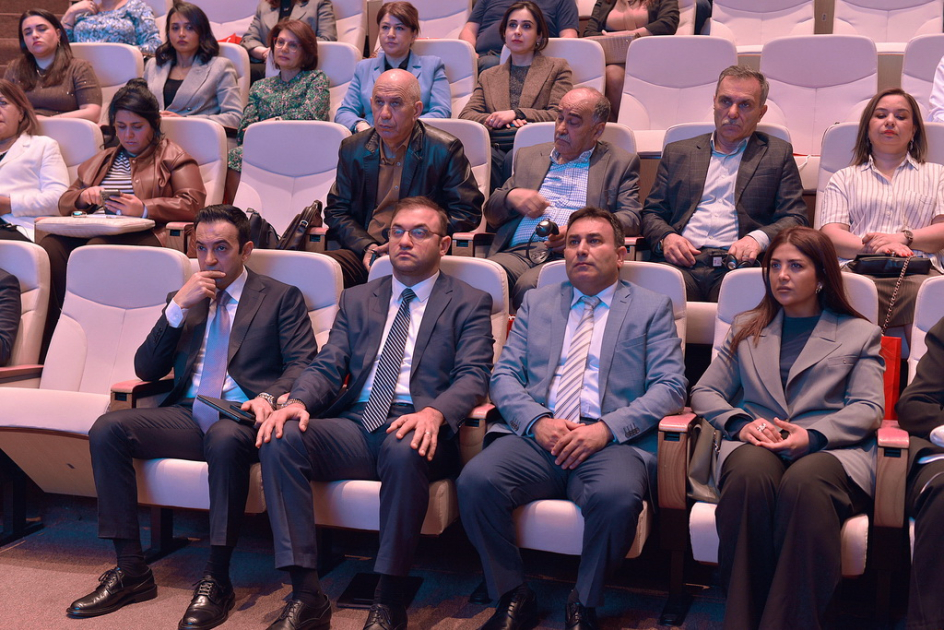 AzTU-nun Biotibbi Mühəndislik İnstitutunun direktoru Yeni Klinikada master-klas keçib