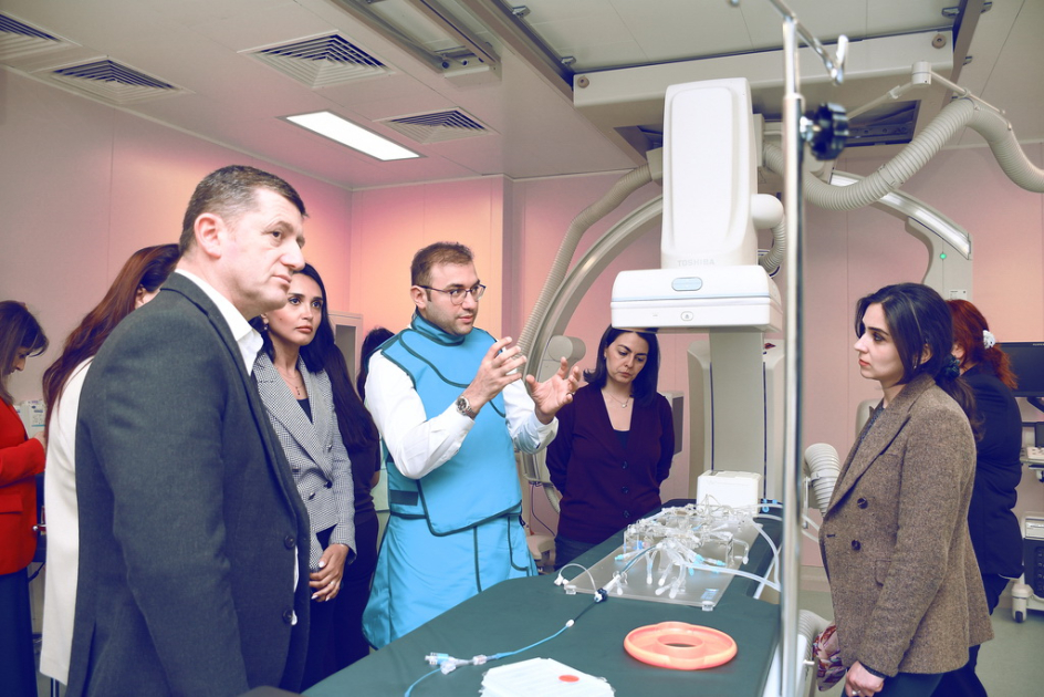 AzTU-nun Biotibbi Mühəndislik İnstitutunun direktoru Yeni Klinikada master-klas keçib