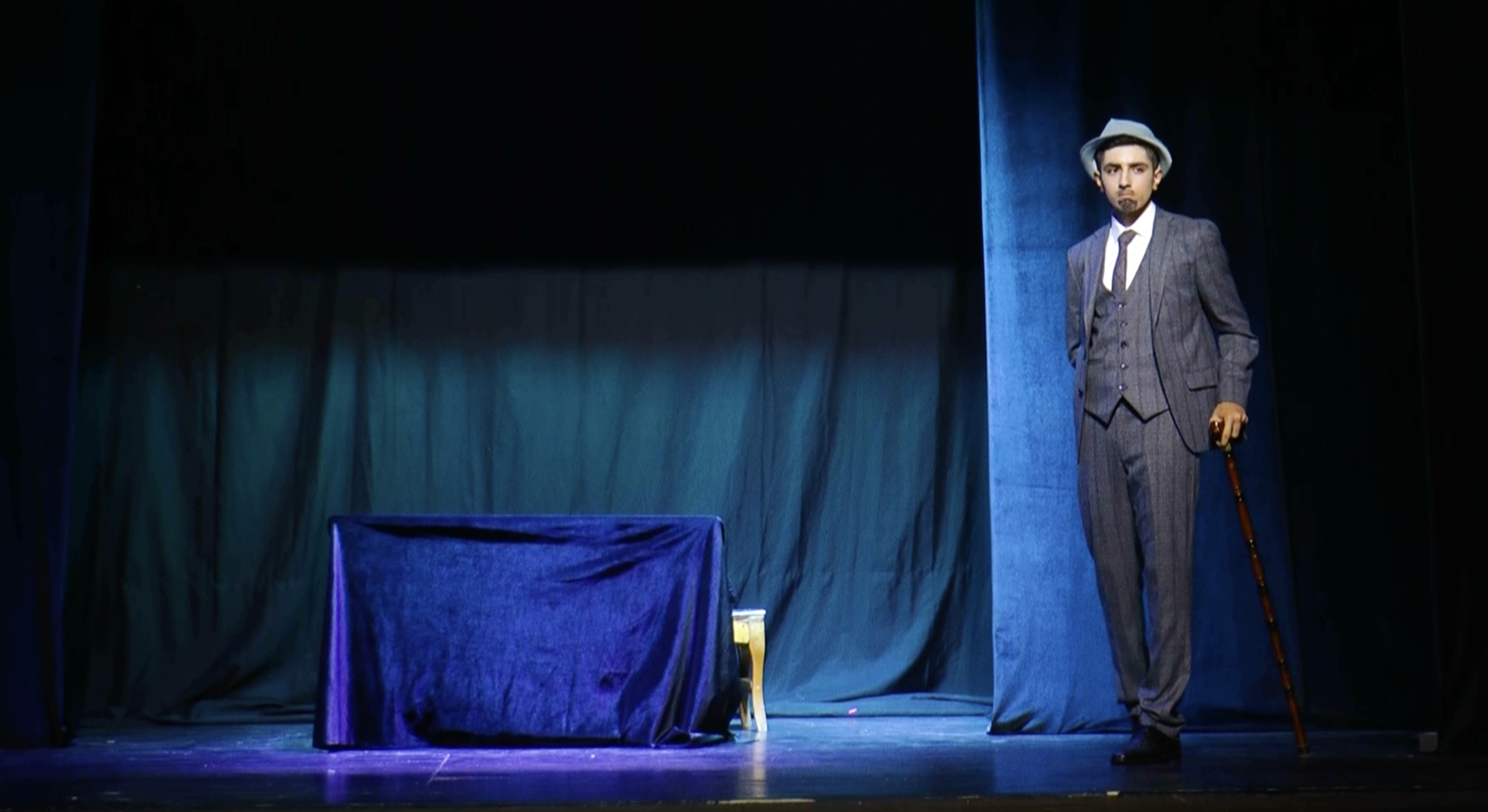 Azyaşlı aktyorlar: Gəncə məktəbliləri teatr səhnəsində 