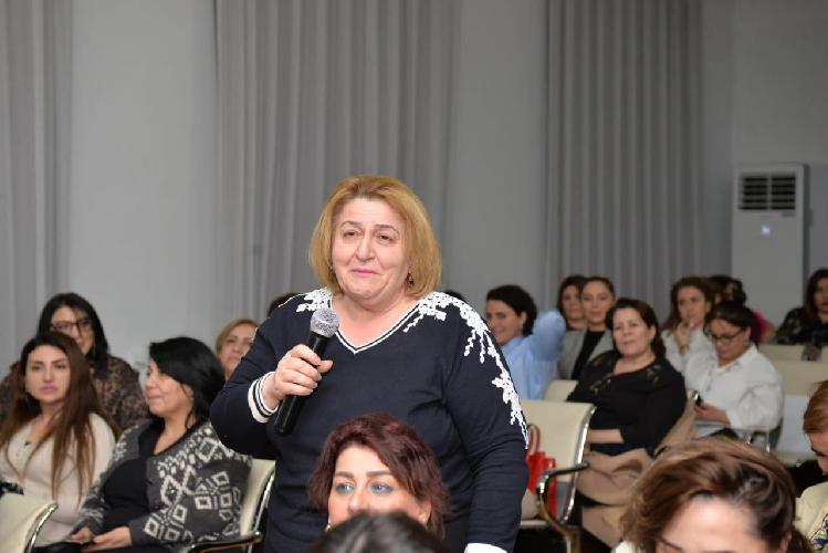 Bağça müdirləri və tərbiyəçi-müəllimlərin ictimai dinləməsi keçirilib