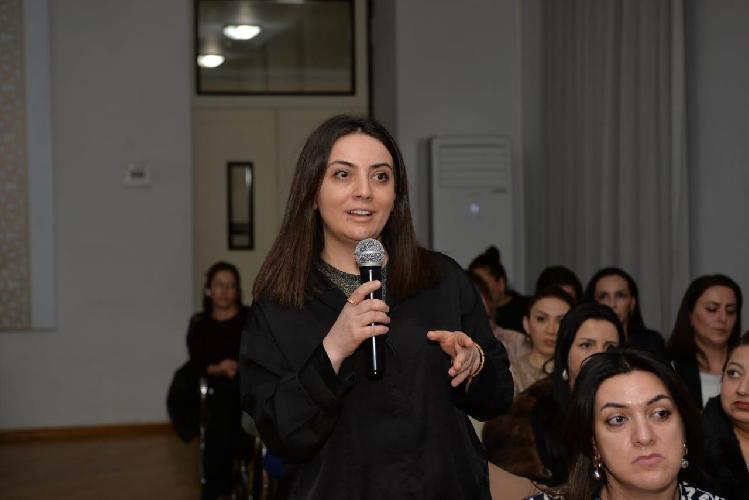 Bağça müdirləri və tərbiyəçi-müəllimlərin ictimai dinləməsi keçirilib