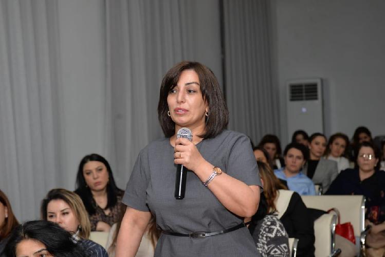 Bağça müdirləri və tərbiyəçi-müəllimlərin ictimai dinləməsi keçirilib