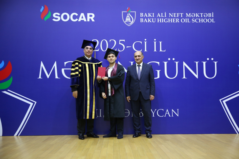 Bakı Ali Neft Məktəbində “Məzun günü” keçirilib 