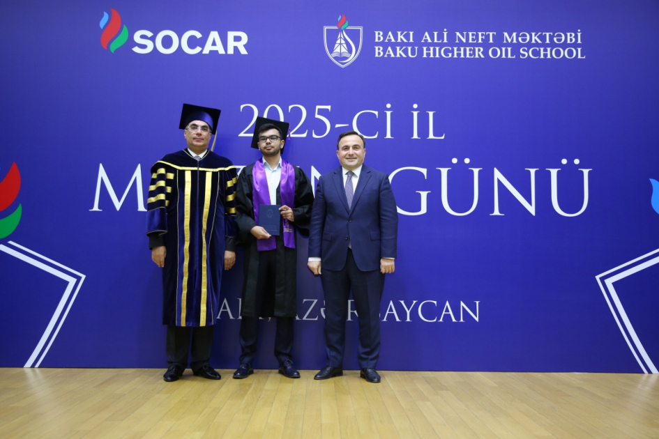 Bakı Ali Neft Məktəbində “Məzun günü” keçirilib